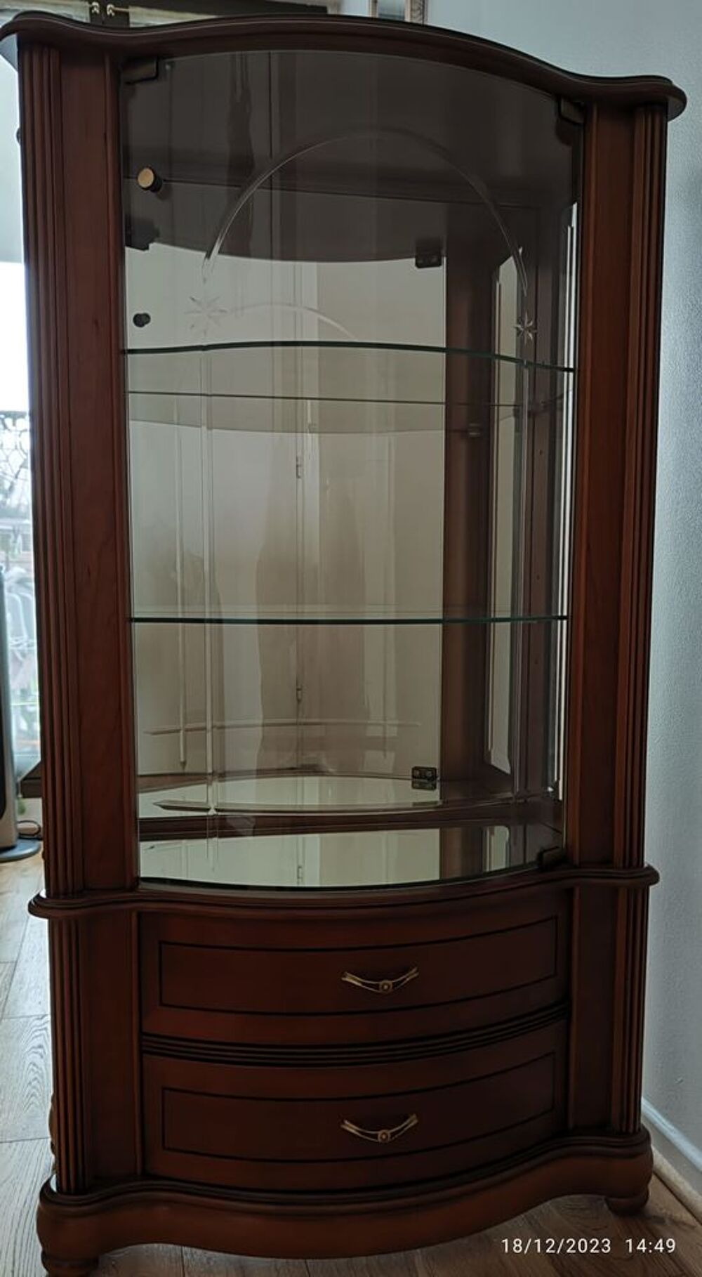 Vitrine en merisier Meubles