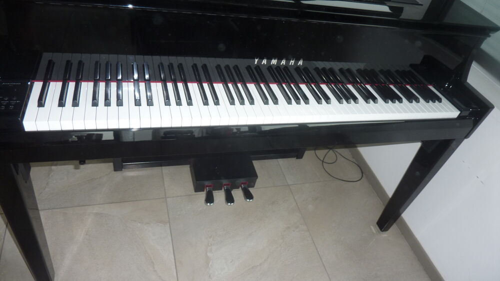 beau piano hybride Yamaha N1x &eacute;tat neuf Instruments de musique