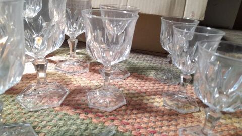 VERRES A PIEDS ANCIENS 0 Ostel (02)