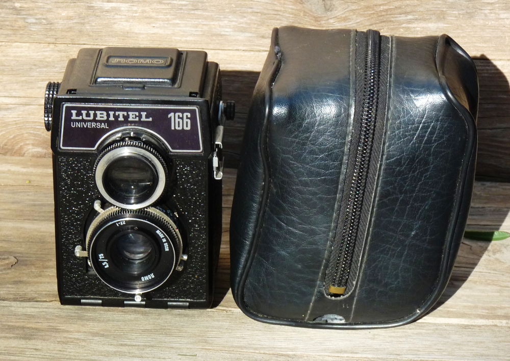 Ancien appareil photo - Lomo Lubitel 166 Universal 