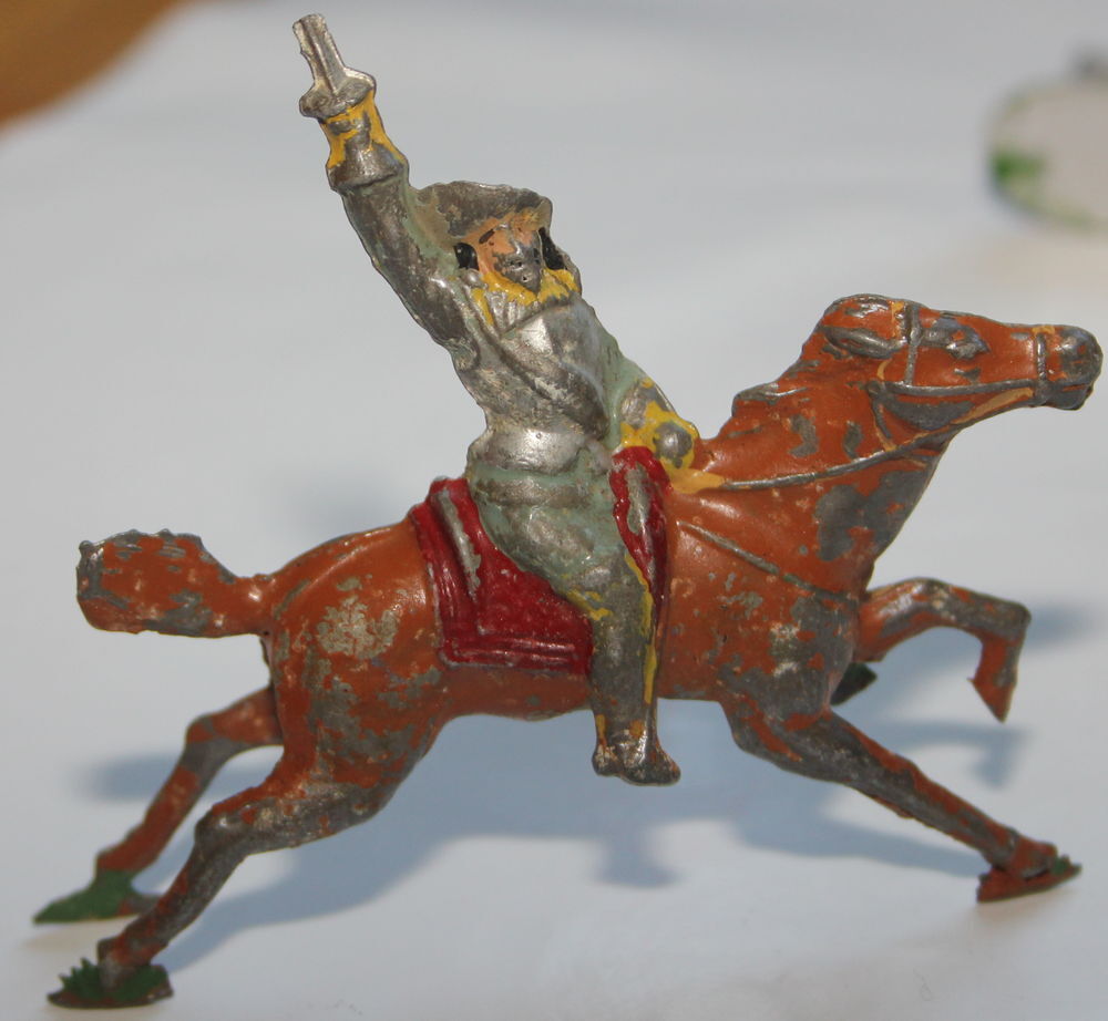 Mousquetaire &agrave; cheval plomb creux 