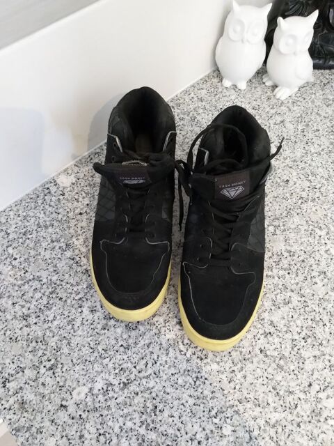 Chaussures montantes noires
28 Melun (77)