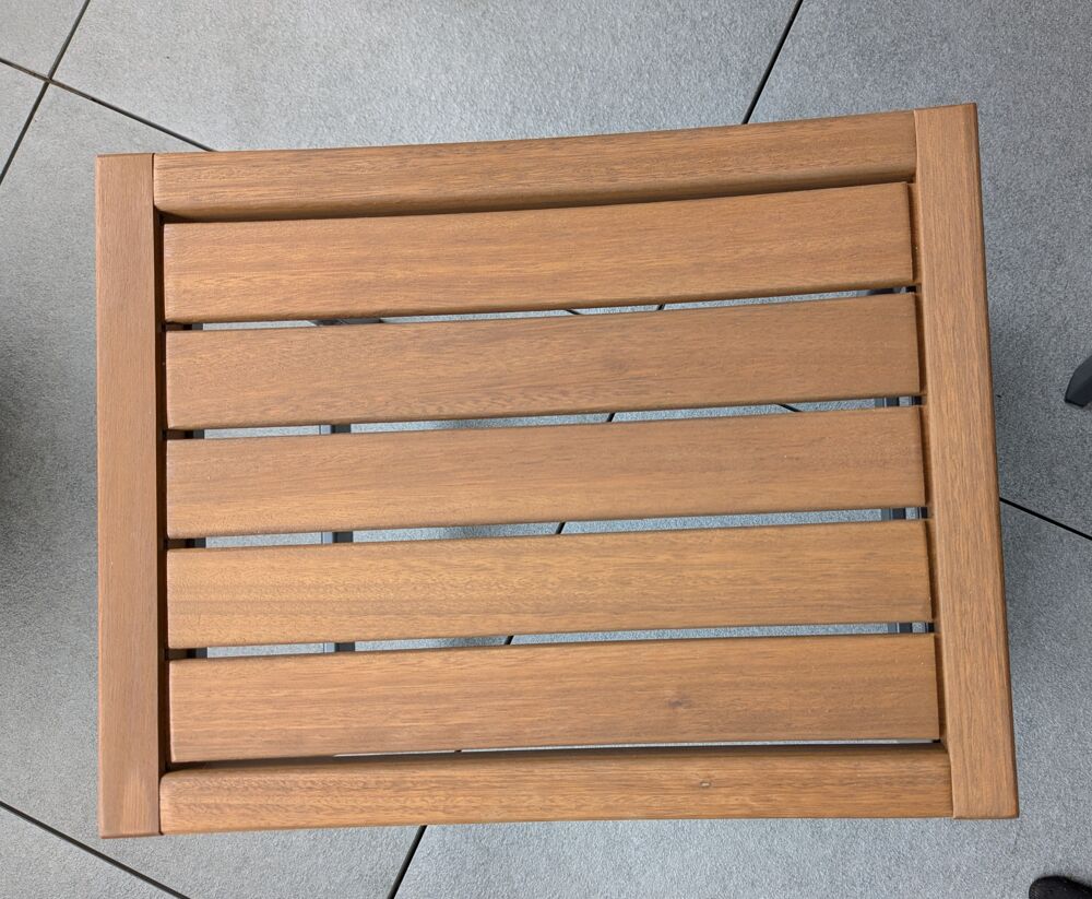 2 tabourets de la marque Naterial Jardin