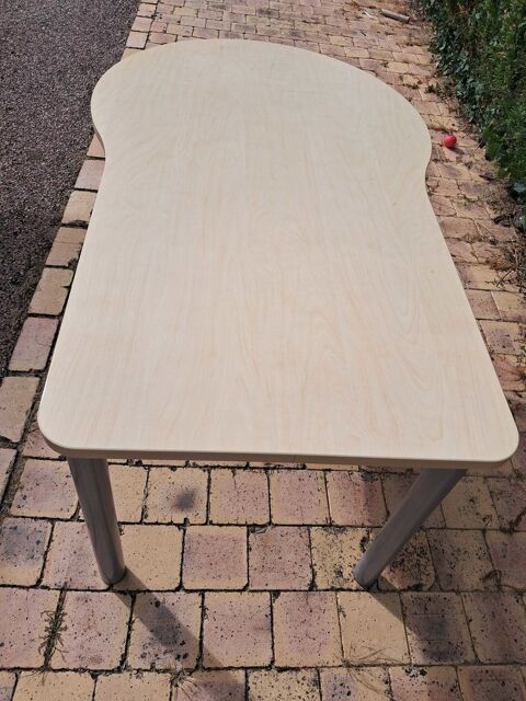 table ou bureau 80 Saint-Georges-sur-Moulon (18)