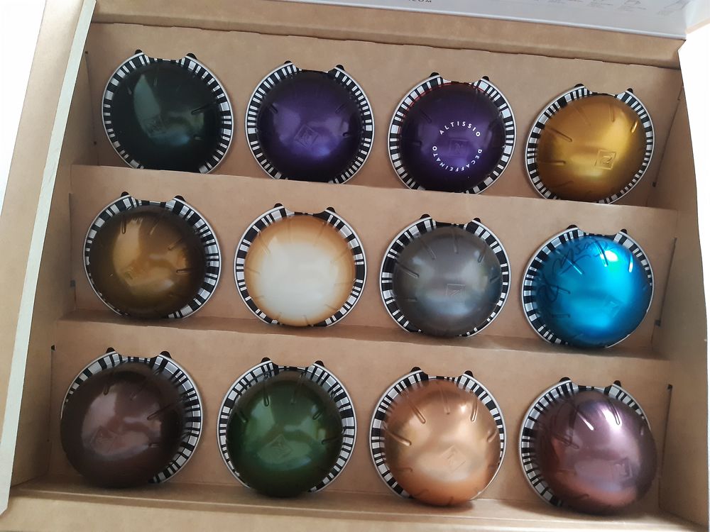 Nespresso Vertuo Next Deluxe Pure Chrome Electroménager