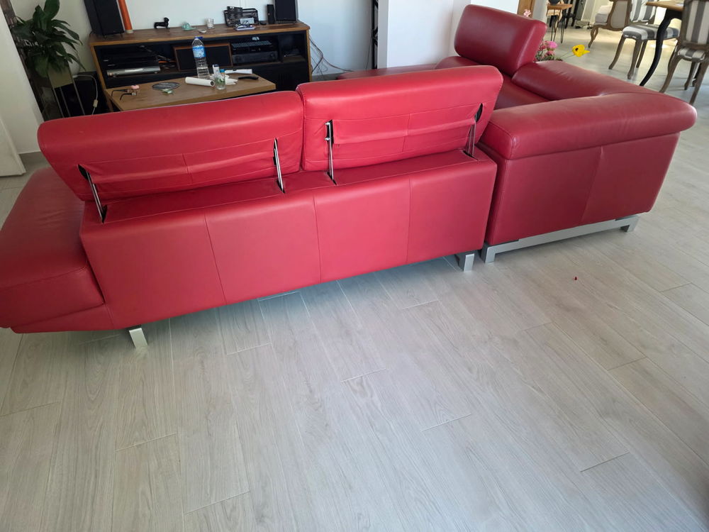 Canap&eacute; m&eacute;ridienne en cuir rouge - proche B&eacute;ziers Meubles