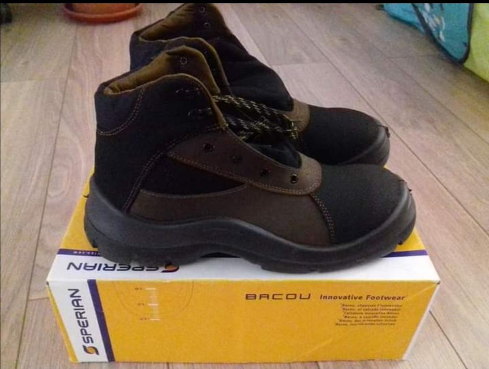 Chaussures de s&eacute;curit&eacute; neuves 40 ou 46 Chaussures