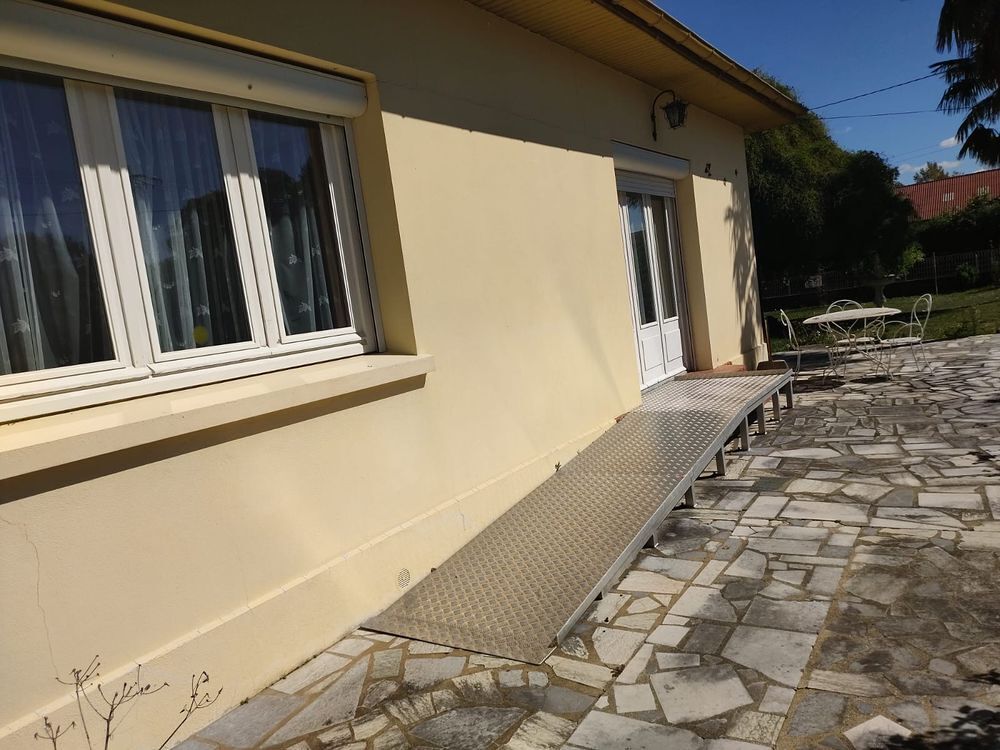 Vente Villa Villa et garage, bâtiments agricoles, grand terrain 7000m2 Campistrous