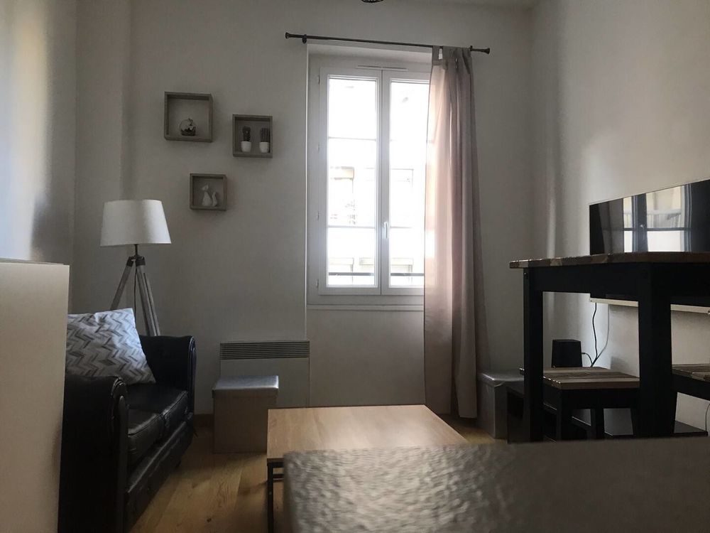 Location Appartement Studio meublé lumineux Nice