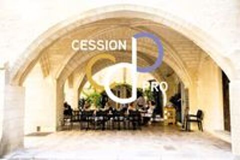   LOCAL COMMERCIAL HAUT DE GAMME, PLACE AUX HERBES A UZES ! EXCEPTIONNEL ! 