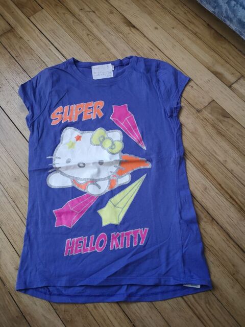 F (127) - 12 ans - Tee-shirt mauve  Hello Kitty  0 Paris 13 (75)