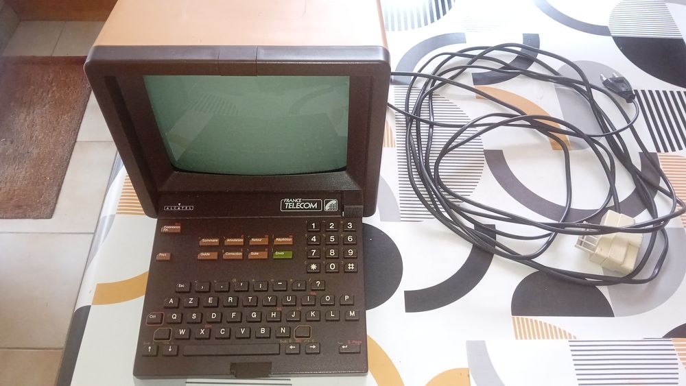 Minitel 1 alcatel Téléphones et tablettes