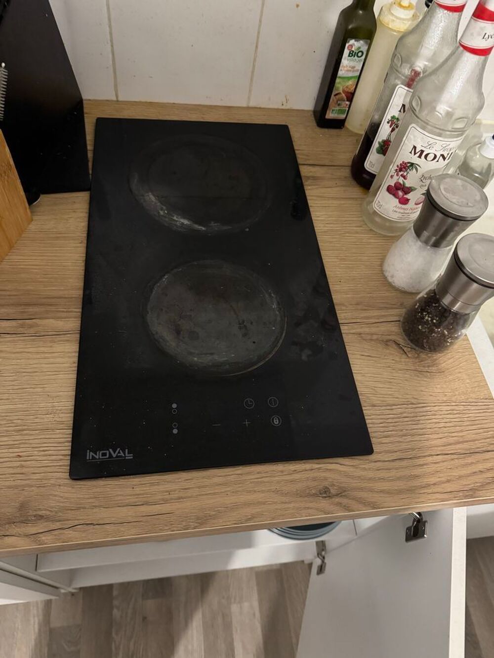 Cuisine 140cm + plaque de cuisson vitroc&eacute;ramique Meubles