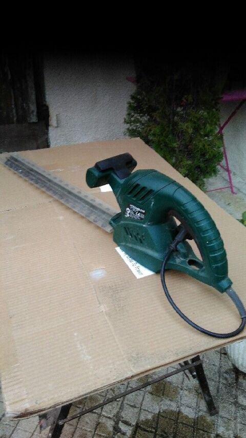 Taille haies �lectrique 42 Saint-Remy-sous-Broyes (51)