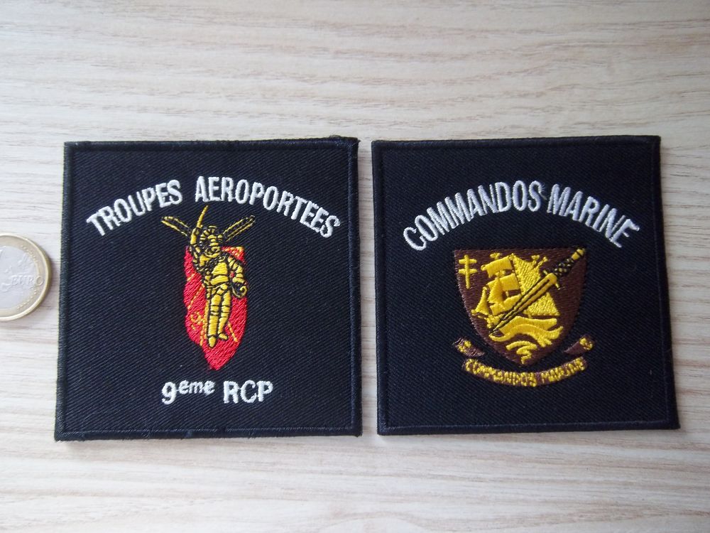 lot parachutiste &eacute;cussons commando insignes militaire 
