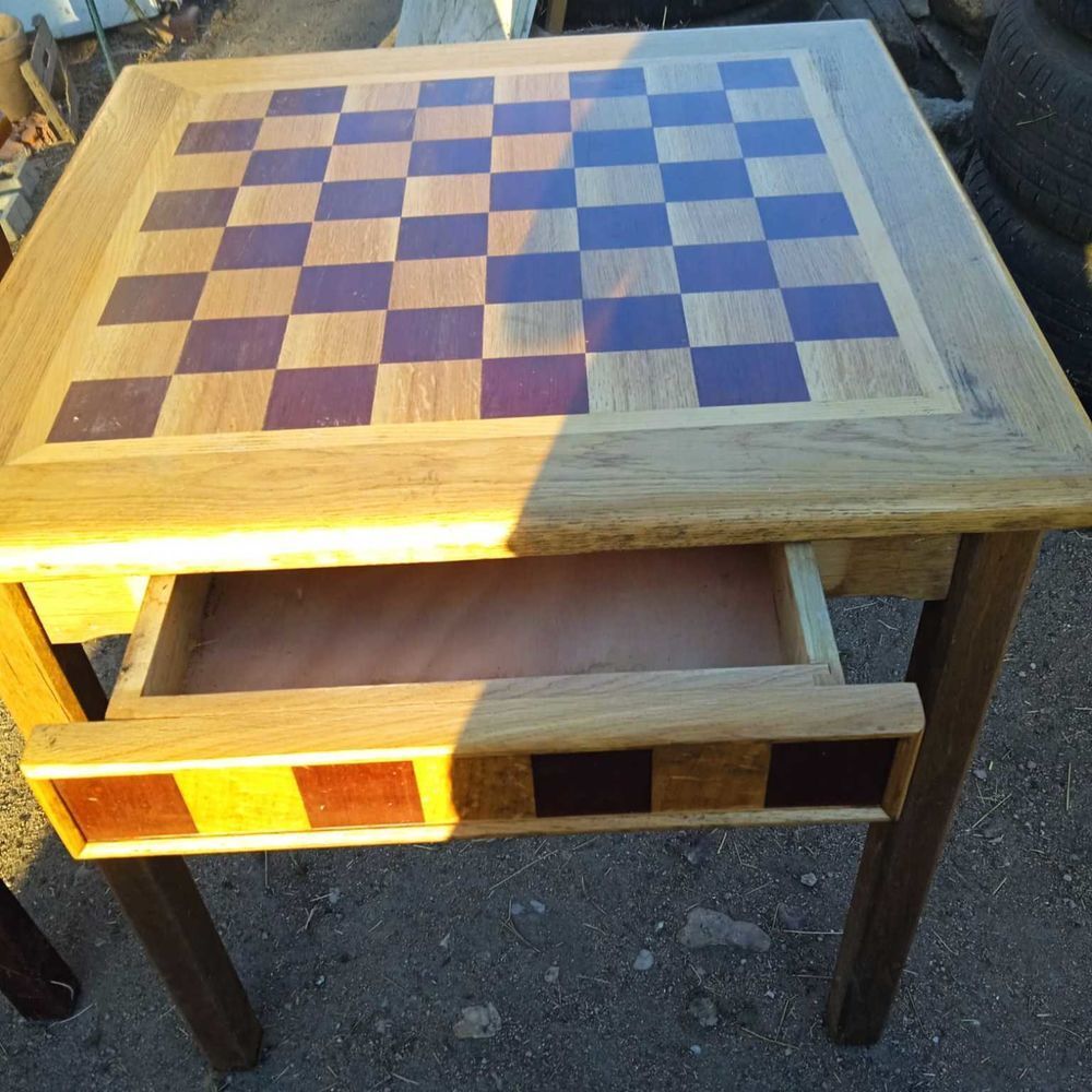 Table damier en marquetterie avec tiroir Meubles
