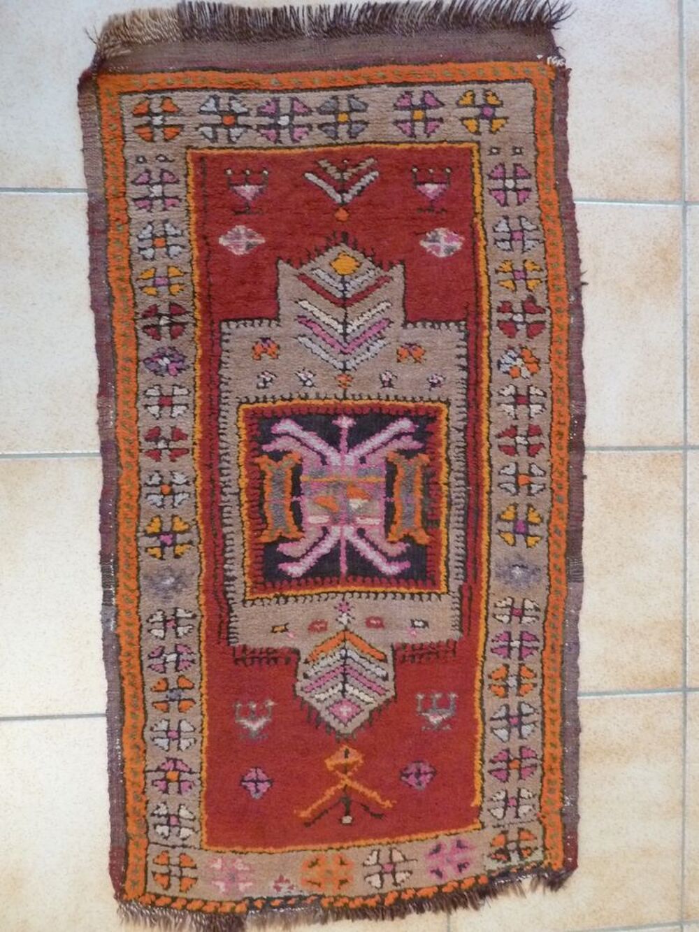 Tapis yastik d'Anatolie,
104 cm x 57 cm Décoration
