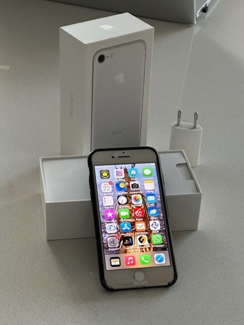 IPHONE 7 Blanc 128 G 130 Marseille 13 (13)
