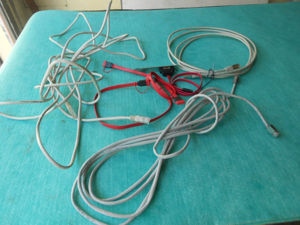 DIVERS CABLES POUR TELEPHONES FIXE Téléphones et tablettes