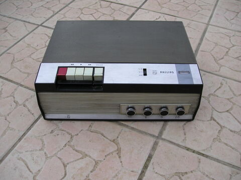 Magn�tophone � bande philips
50 Sept�mes-les-Vallons (13)