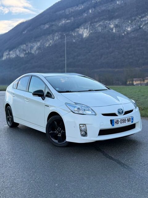 Toyota Prius 136h Dynamic 17 2011 occasion Gaillard 74240