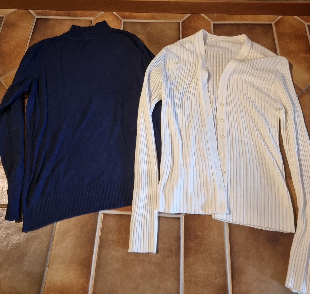Lot de 1 pull bleu + 1 gilet blanc pour femme taille 38 Vêtements