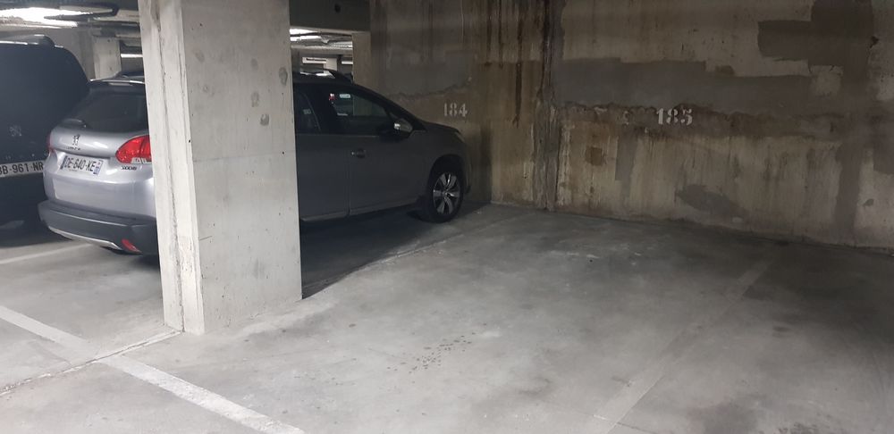 Vente Parking/Garage STATIONNEMENTS SOUS SOL NOISY LE GRAND 93160 Noisy-le-grand