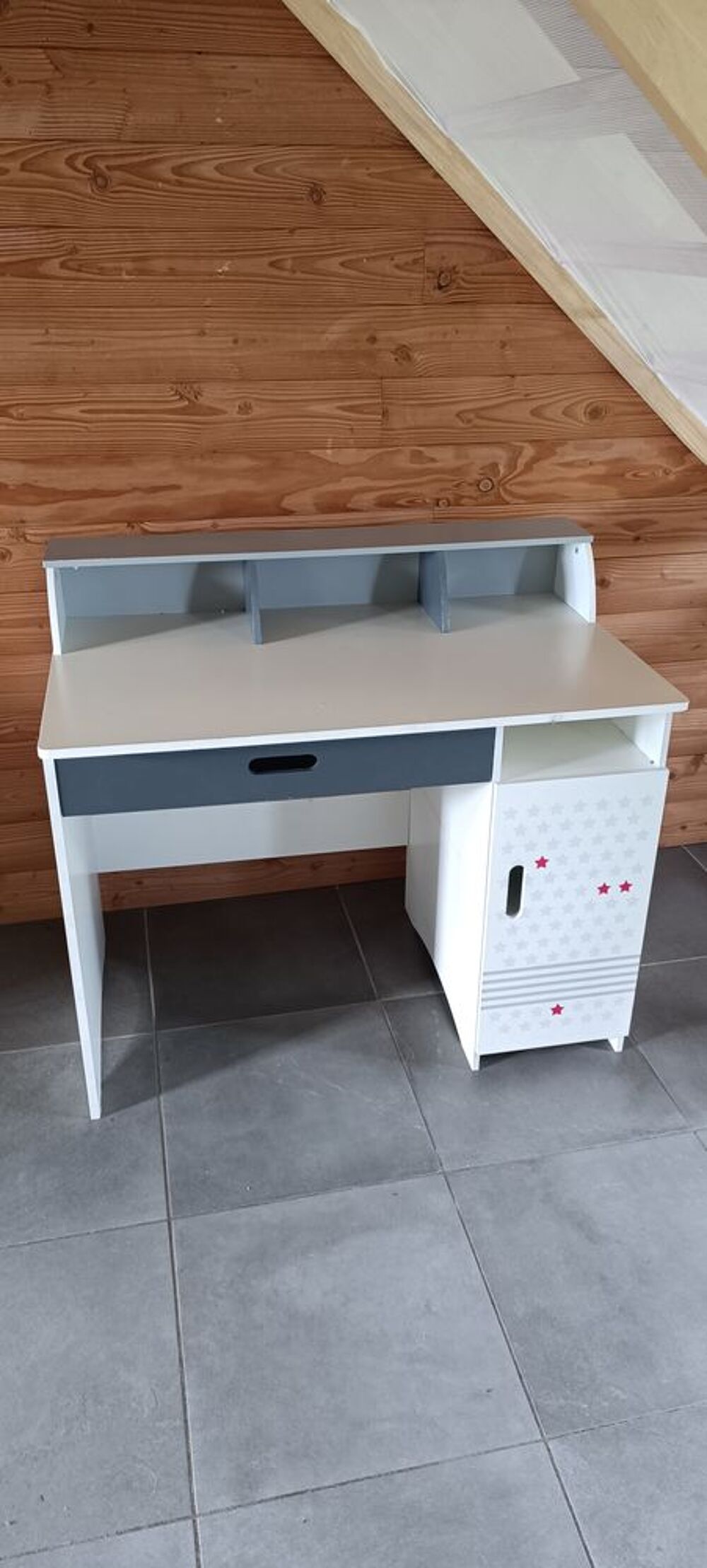 bureau en tr&egrave;s bon &eacute;tat Meubles