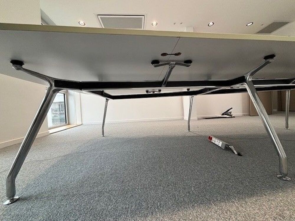 TABLE TRAPEZOIDALE ICF Meubles