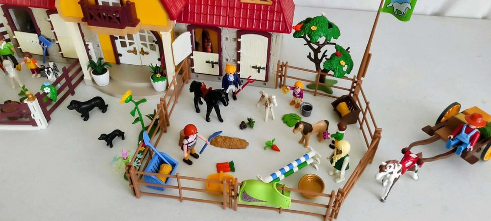 Playmobil Country 5221 Grand Haras box chevaux et enclos Jeux / jouets
