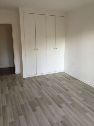  Appartement à louer 2 pièces 50 m²