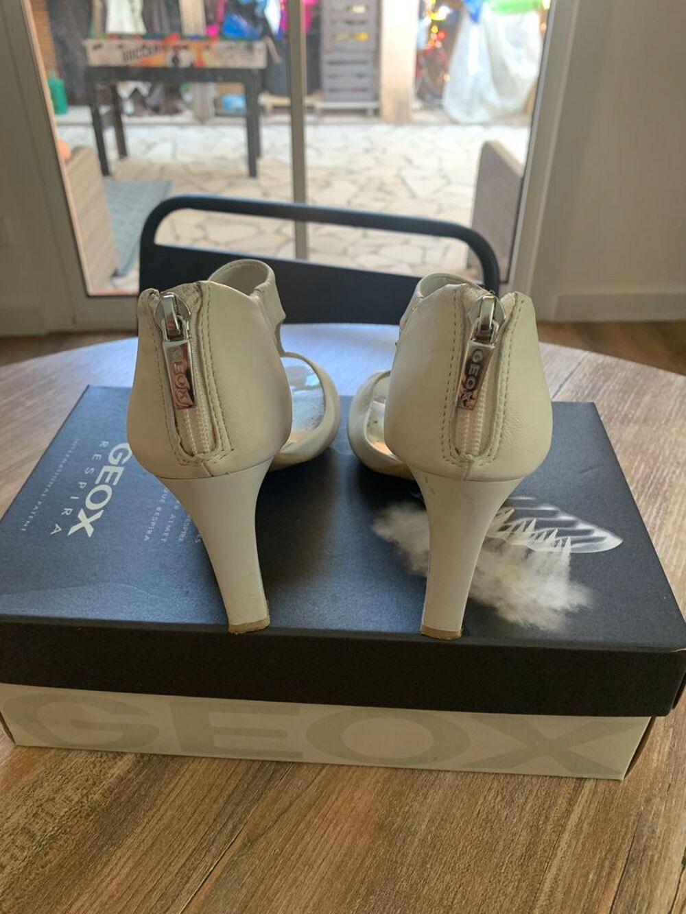 Chaussures &agrave; talons femme " GEOX " Chaussures