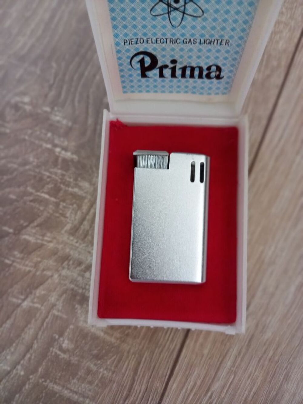 
Briquet argent&eacute; marque Kingstar neuf 