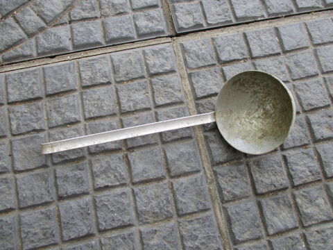 Une louche aluminium France vintage 0 M�rignies (59)