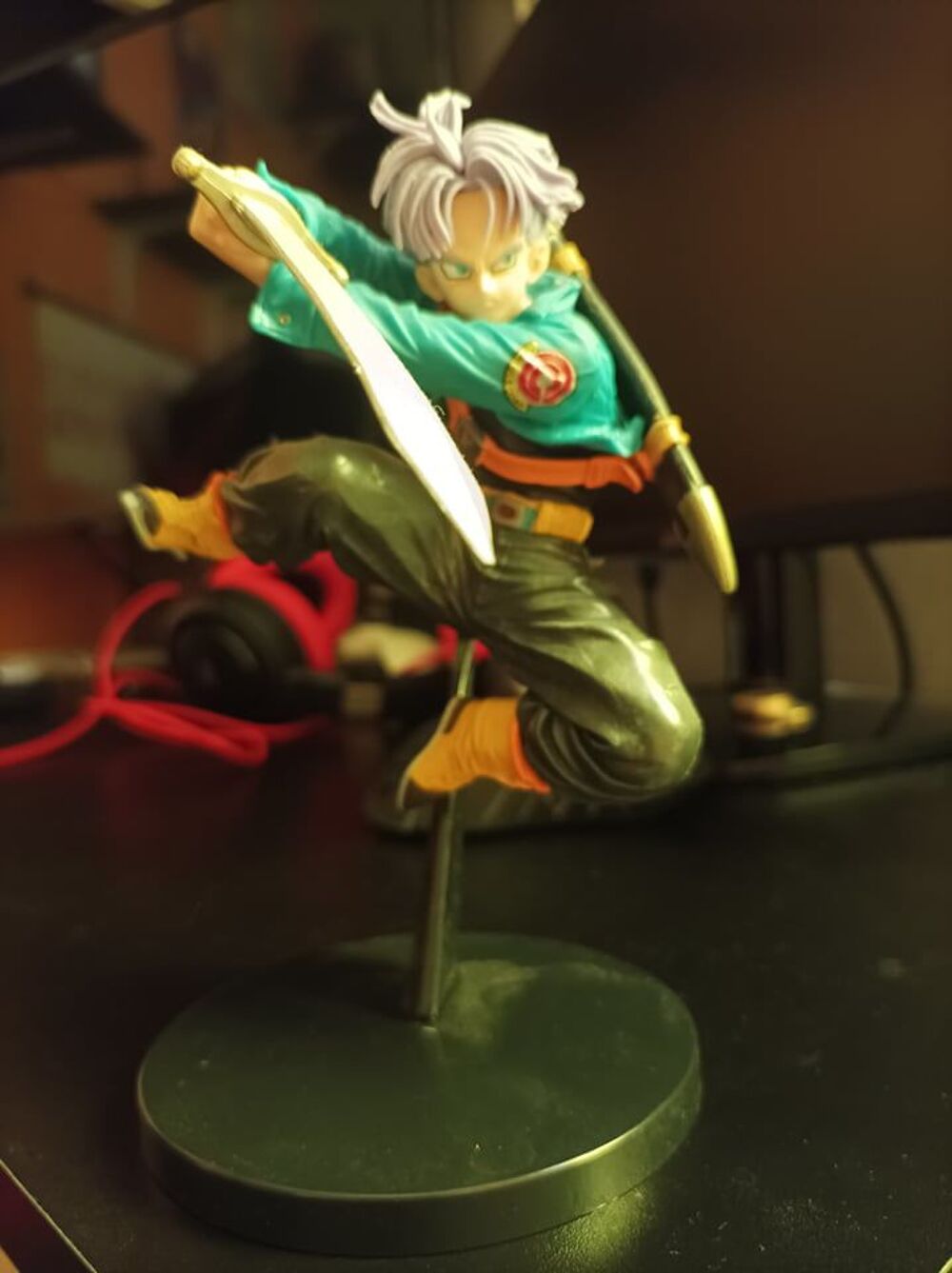 figurine trunks 