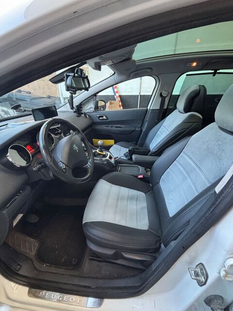 Peugeot 5008 1.6 HDi 110ch FAP BVM6 Confort Pack 7pl