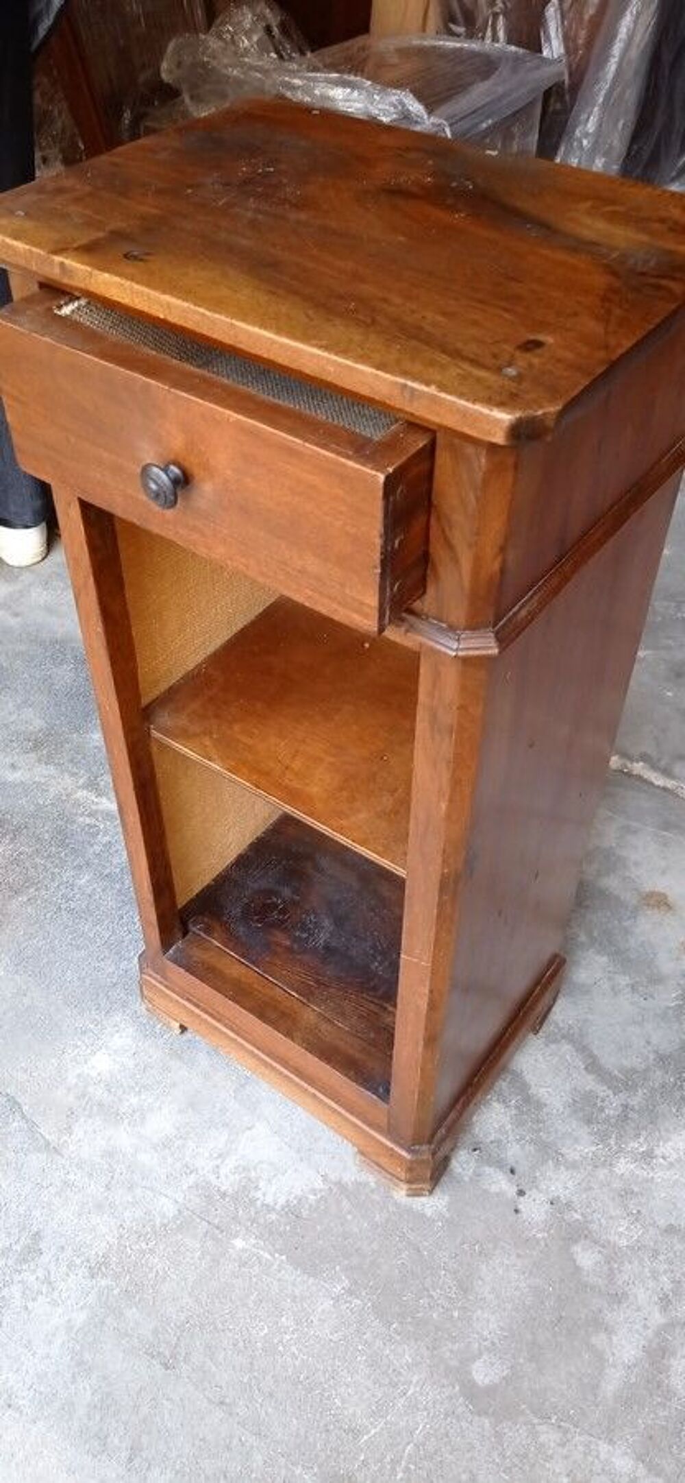 TABLE DE CHEVET ancienne Meubles