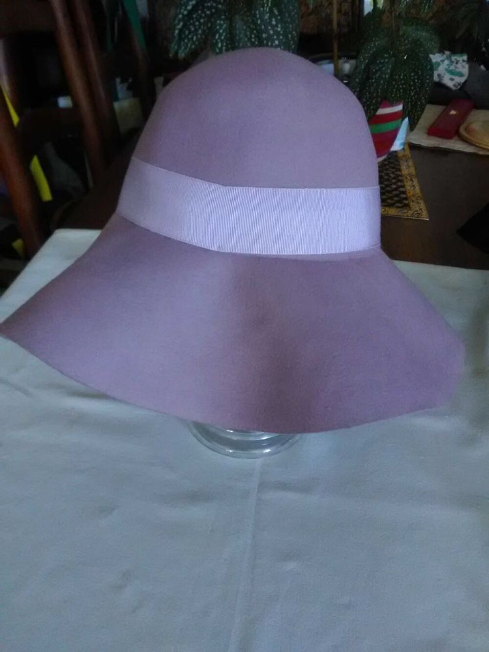 Chapeaux pour Dames (5) / &agrave; l'unit&eacute; Vêtements