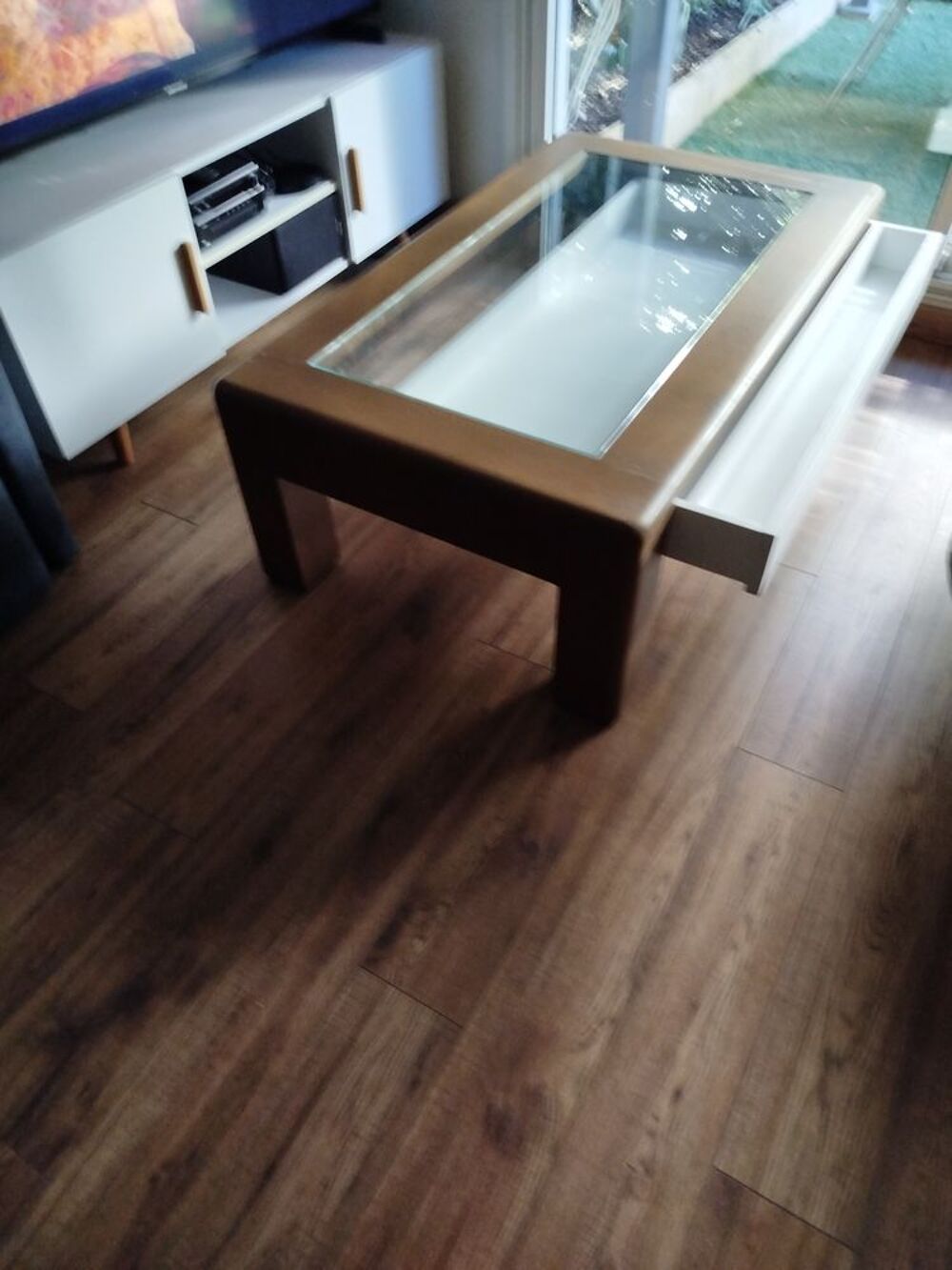 Table de salon bois et verre plus meuble TV 
Meubles