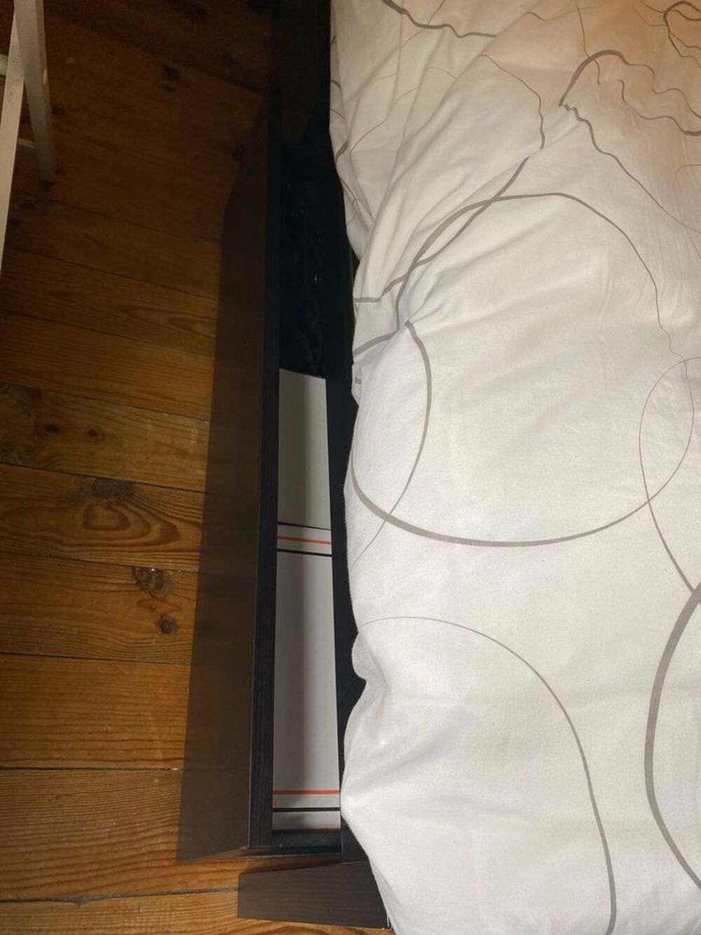 Lit avec rangements + table de nuit Meubles