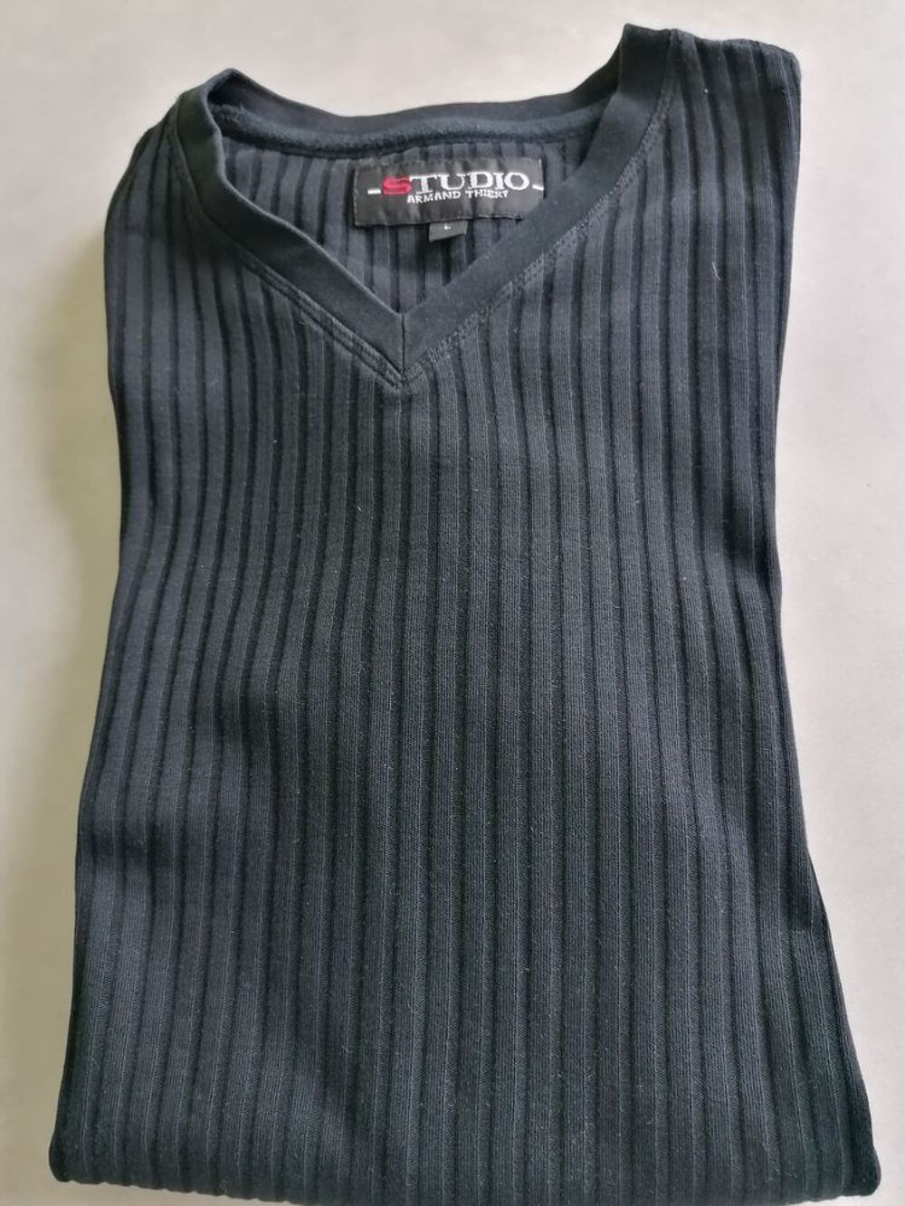 3 petits pulls homme V�tements