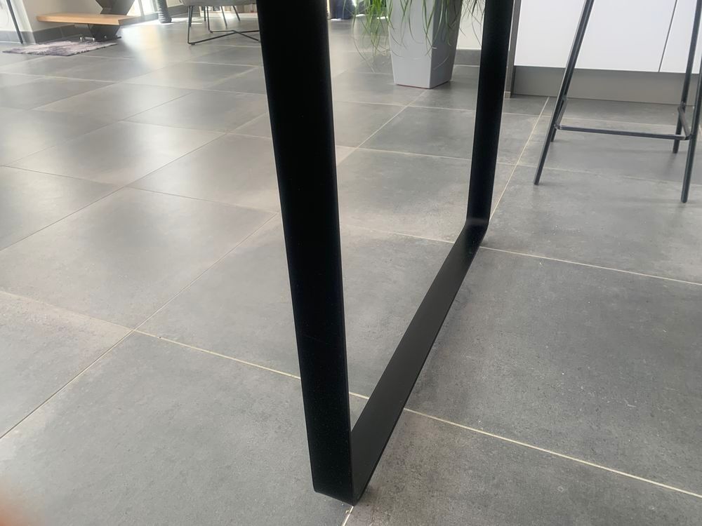 Table plan de travail + pied design alu noir de marque Nolte Meubles