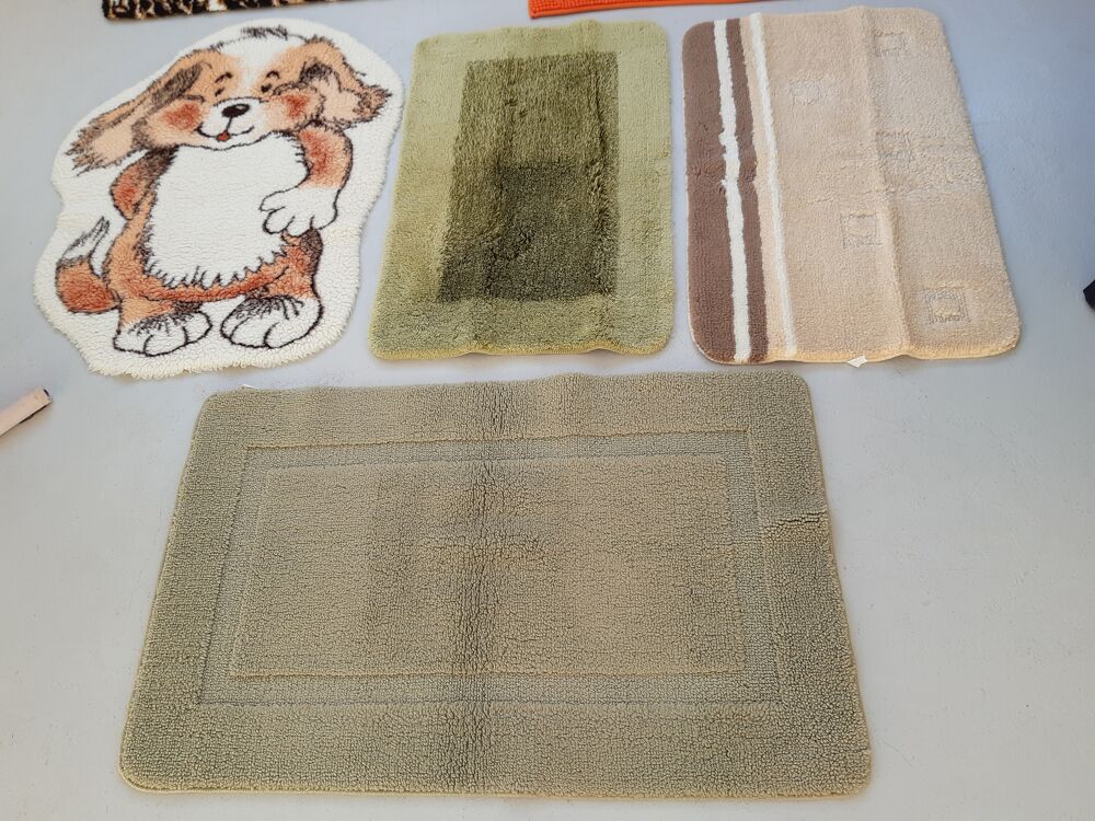 Lot Divers Tapis de Diff&eacute;rentes Tailles. Décoration