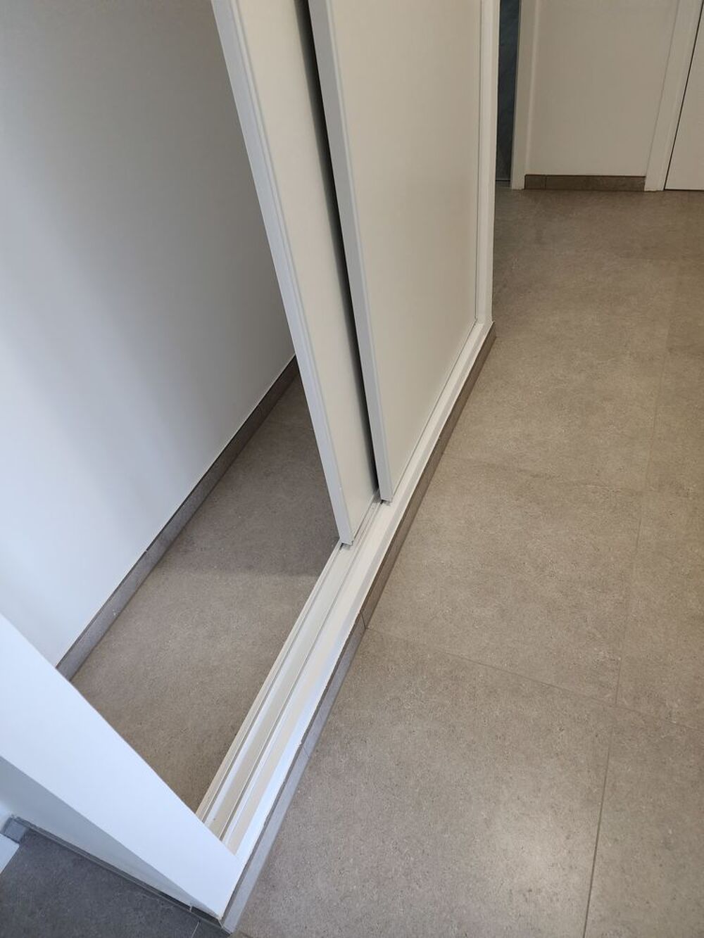 2 PORTES PLACARD COULISSANTES NEUVES Meubles