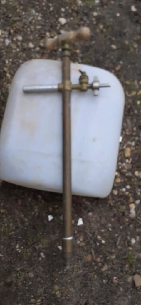 pompe � main 25 Courmemin (41)