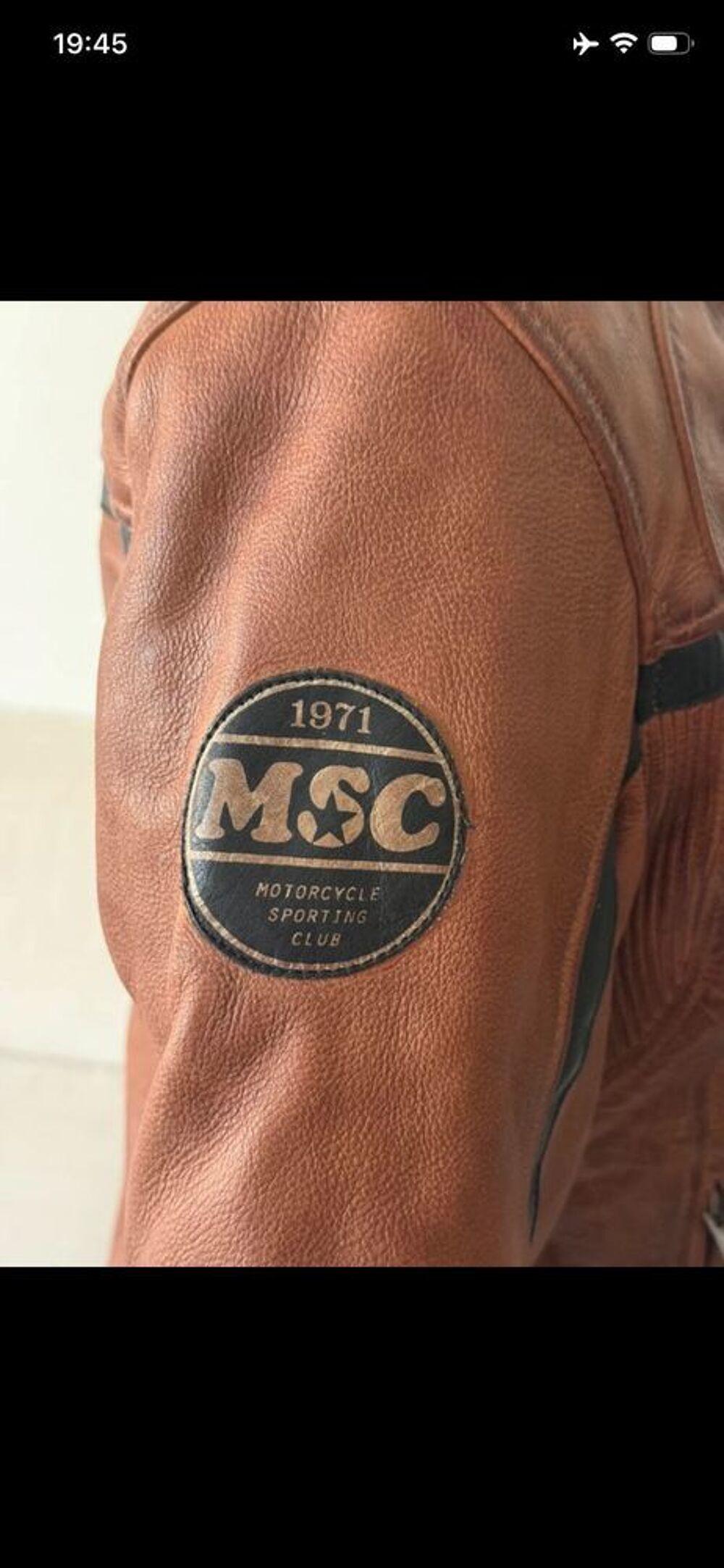 Magnifique blouson de motard pour femme de la c&eacute;l&egrave;bre marque haut de gamme Helstons. Vêtements