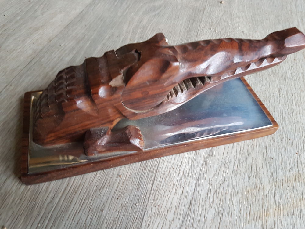 CROCODILE CASSE NOIX TRES RARE 