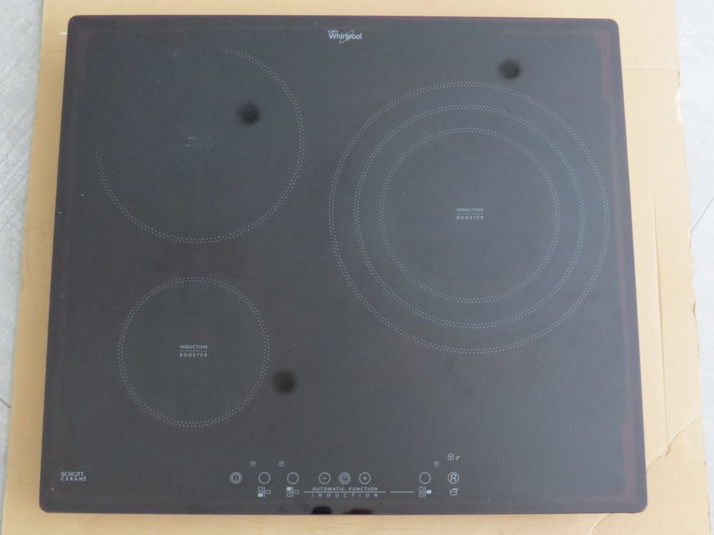 Plaques induction de la marque Whirlpool &agrave; 3 foyers Electroménager