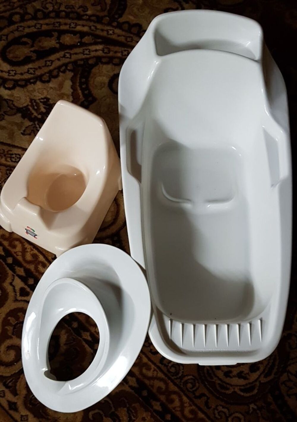 Baignoire, pot et r&eacute;ducteur wc pour b&eacute;b&eacute; Puriculture