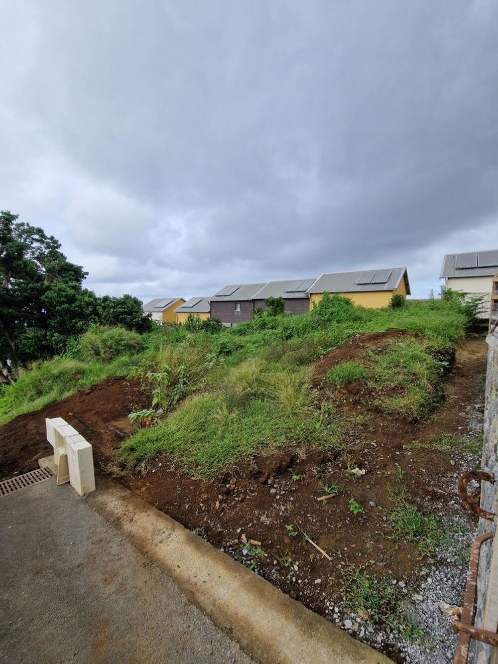 Vente Terrain ORPI - SAINT-JOSEPH Terrain  610M2 Saint-joseph
